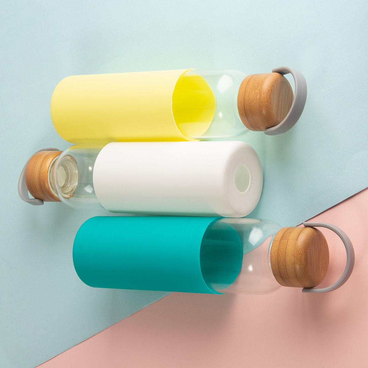 R08272.06 - Szklana butelka Refresh 560 ml, biały 