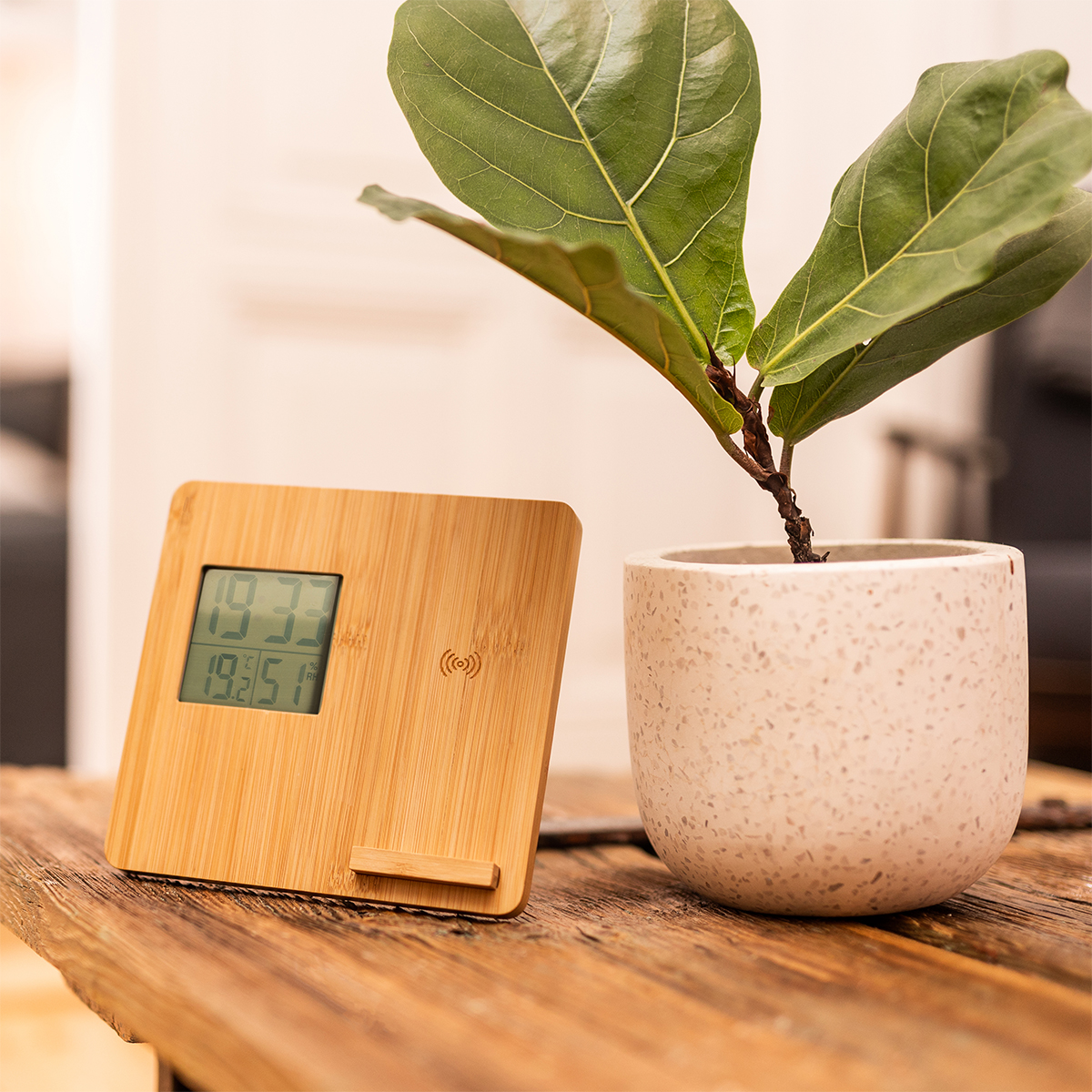 R22114.13.O - Stacja pogodowa z ładowarką Hixon, beżowy 